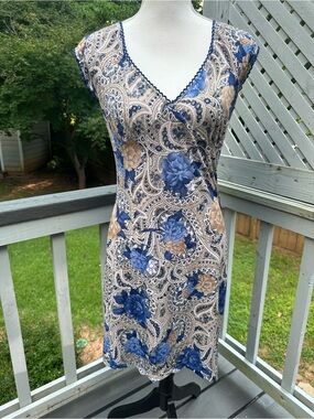 Vintage Y2K blue paisley floral midi dress with lace trim and flower detail